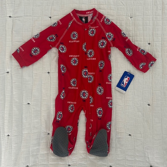 LA Clippers Infant Red Team Raglan Full-Zip Sleeper - Picture 1 of 6